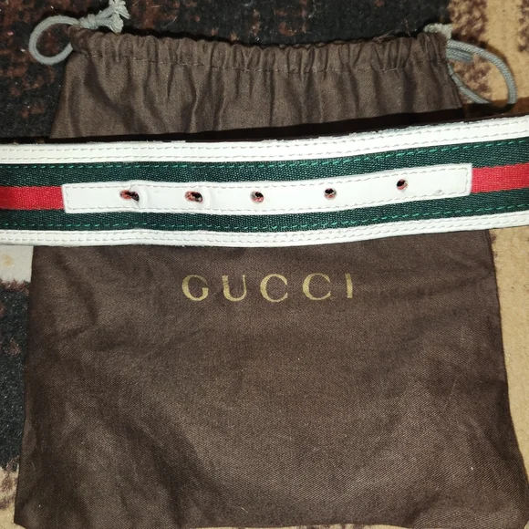 Gucci Hi-top leather sneakers with matching belt set. Size 100/40